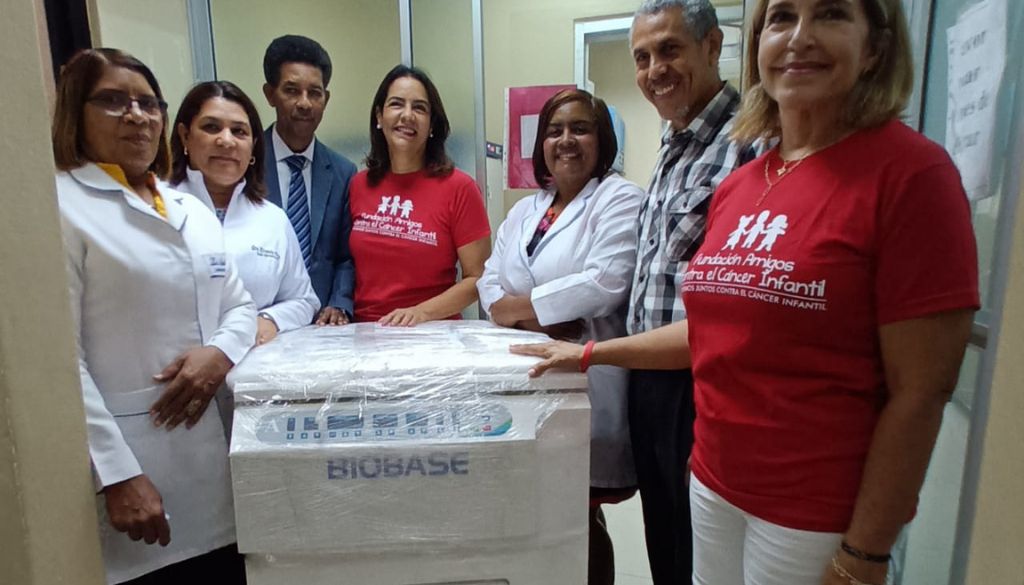 Donan equipo de centrífuga refrigerado a Hospital Robert Reid  