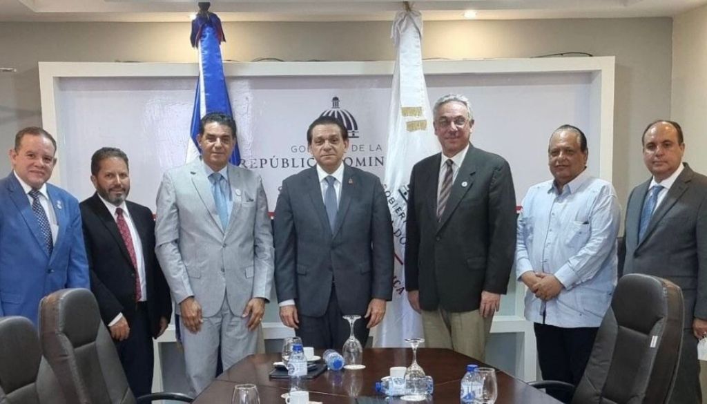 FEPAFEM y ADOFEM se reúnen con ministro de Salud 