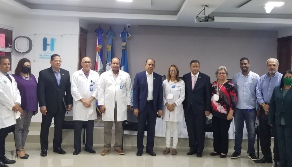 Voluntariado se reúne con autoridades del hospital Marcelino Vélez Santana 