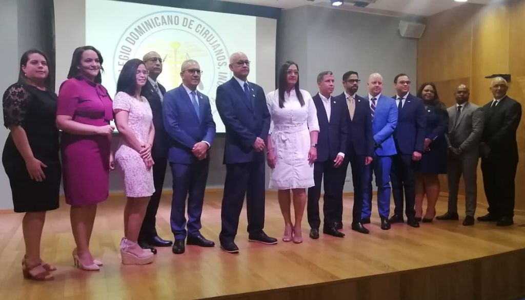 Directiva del Colegio de Cirujanos toma posesión  