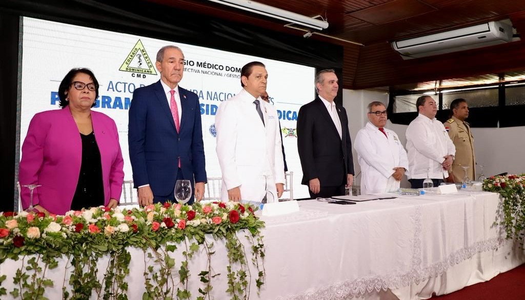 Inician programa de residencias médicas en provincias 