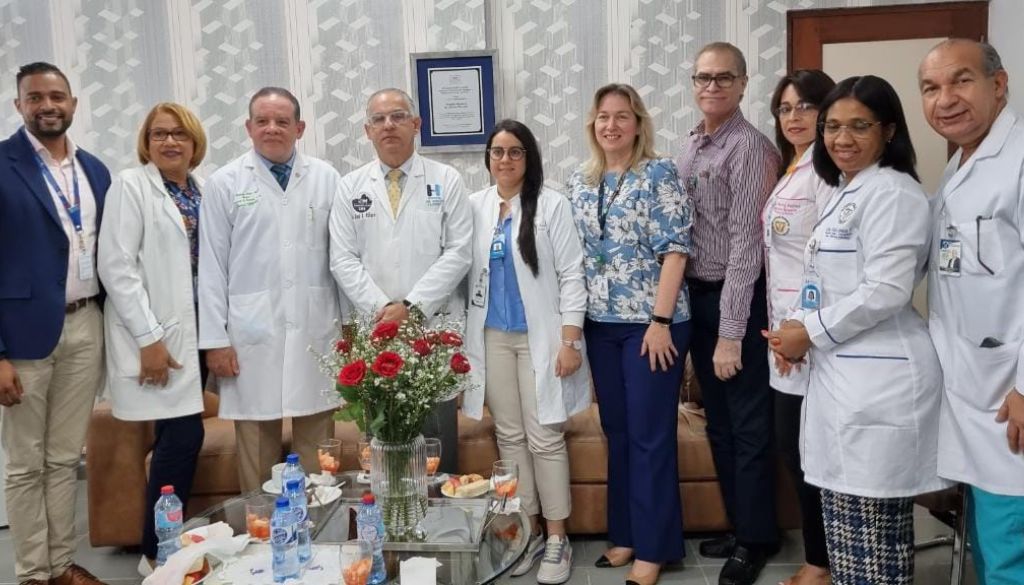 Autoridades de salud de la UNPHU visitan el Calventi 