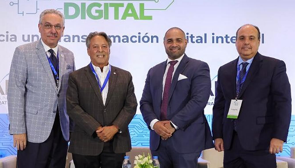 FEPAFEM modera panel sobre formación profesionales de salud en la era digital 