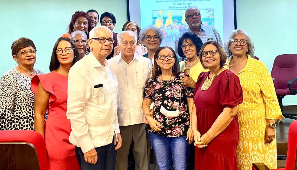 Médicos pensionados reiteran incumplimiento acuerdo sobre pensiones 100% 