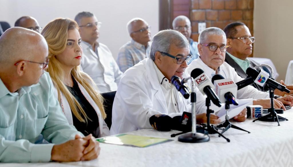 Médicos ordenan desafiliación masiva de ARS  (VIDEO) 