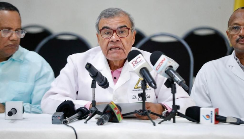Colegio Médico cede a petición de tregua 