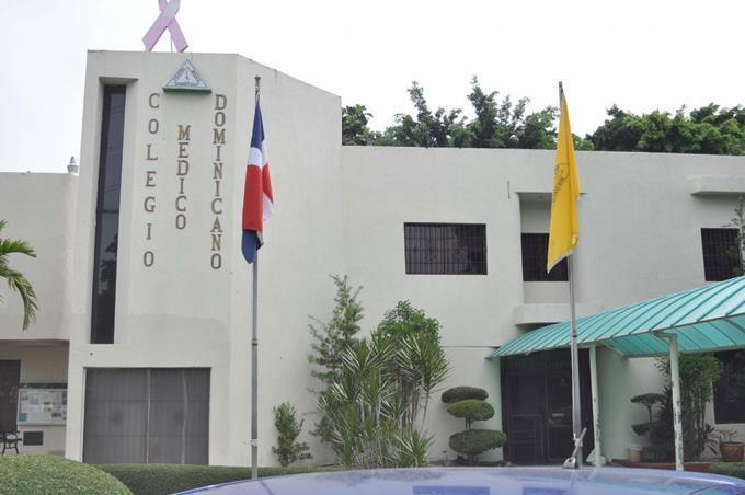 Presidente CMD felicita a periodistas en su día 