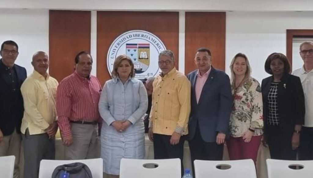 ADOFEM realiza reunión ordinaria 