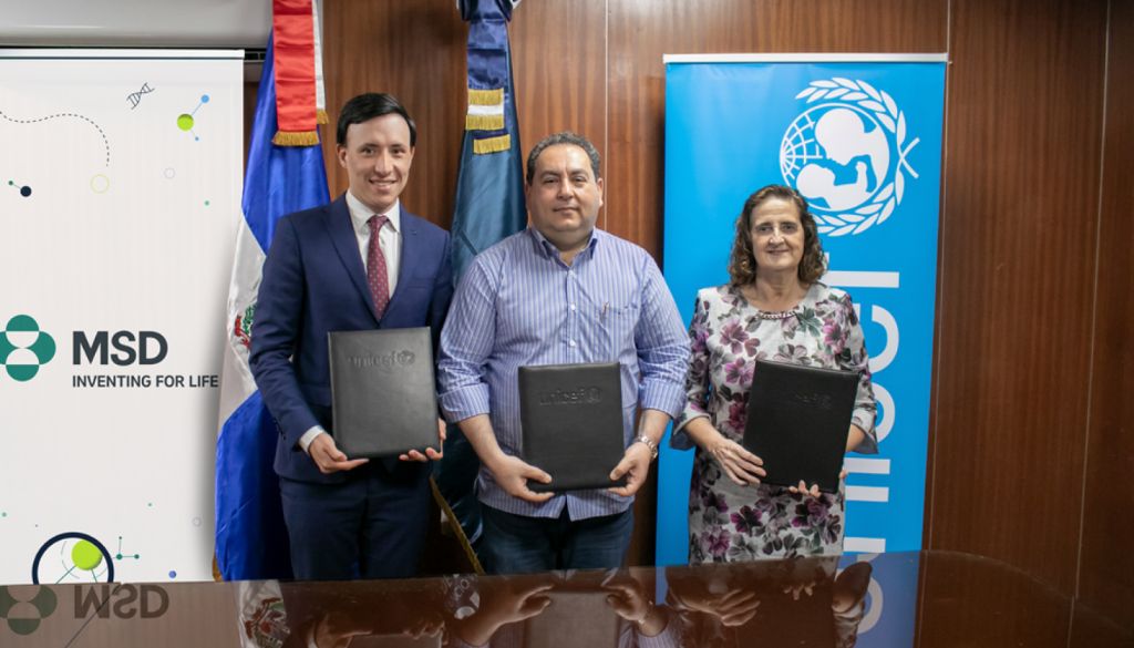 UNICEF firma acuerdo para reducción de mortalidad materno infantil 