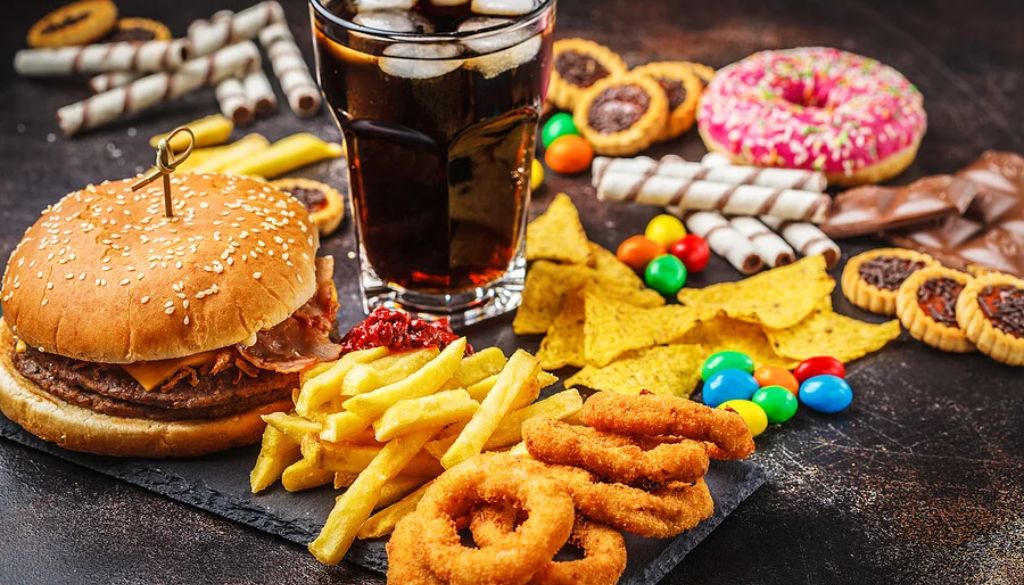 Abuso de comida rápida causa más cirrosis que el alcohol 