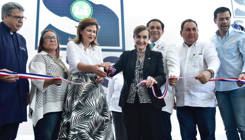 Entregan segunda etapa remozamiento Hospital Municipal Dr. Luis Espaillat  