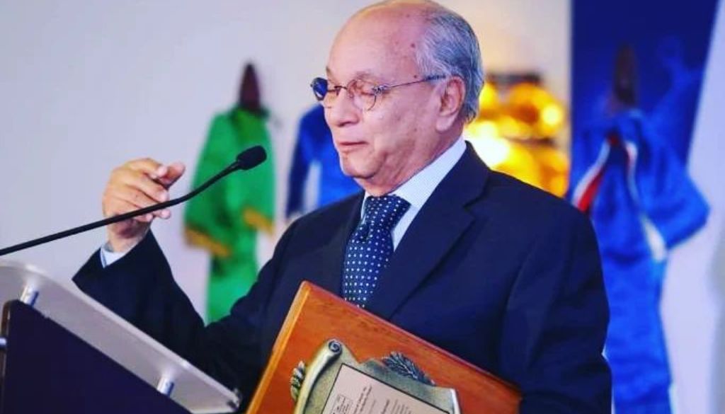 Reconocen al doctor  Luis Homero Matos Dalmasi  