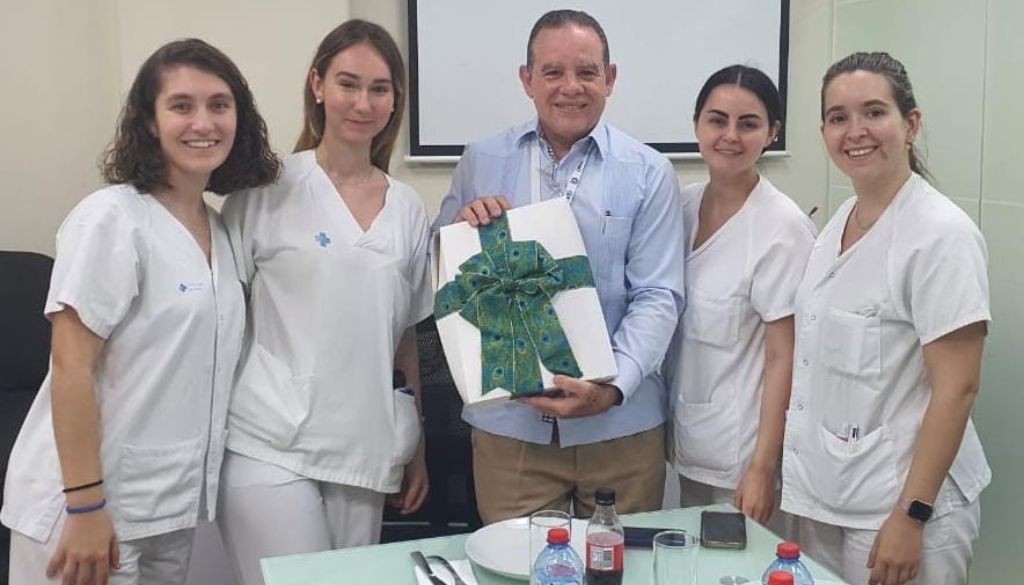 UNPHU recibe enfermeras magísteres de Universidad de Barcelona   