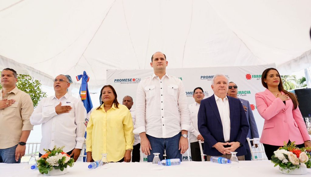 Inauguran dos Farmacias del Pueblo 