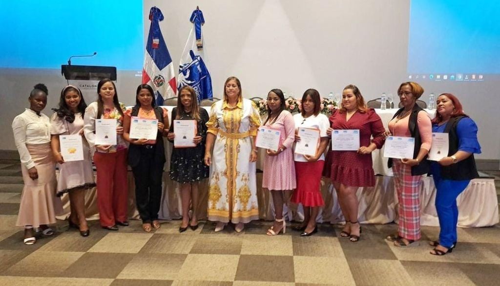 Oncológico realiza reconocimiento a enfermeras 