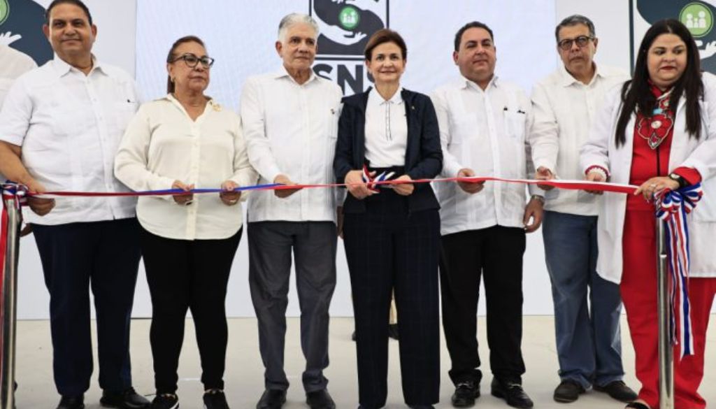 Entrega ampliación Emergencia y remozamiento hospital de Navarrete 