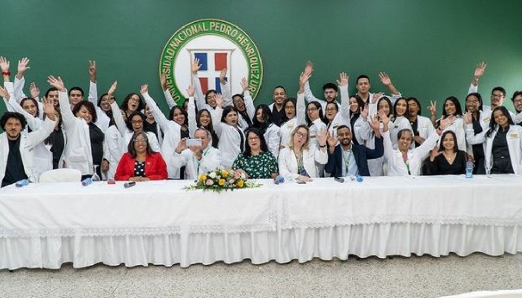 UNPHU realiza ceremonia de bata blanca  