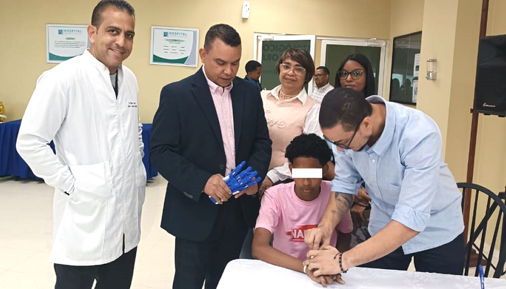15 jóvenes recibirán prótesis de manos gracias a premiación Personalidades Influyentes DiarioSalud 15 jóvenes recibirán prótesis de manos gracias a premiación Personalidades Influyentes DiarioSalud