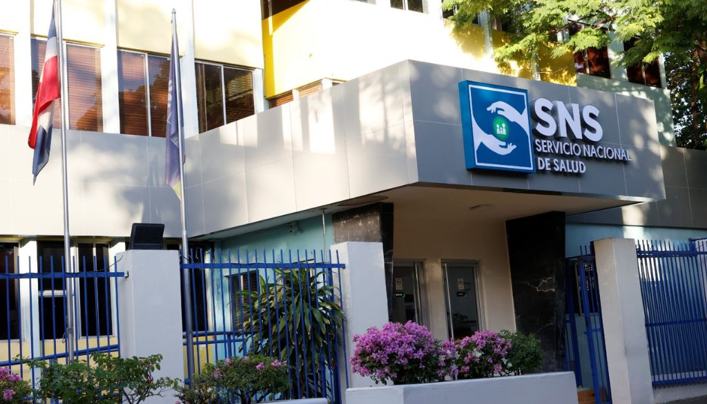 SNS hace entrega de equipos al Hospital Darío Contreras 