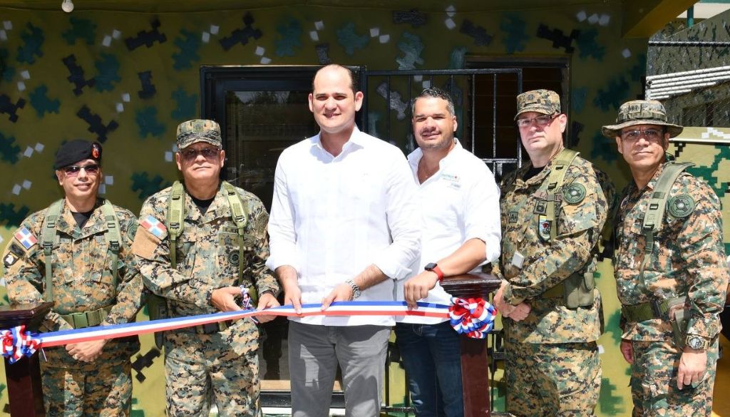 Inauguran Farmacia del Pueblo en fortaleza Quinta Brigada de Infantería del Ejército 
