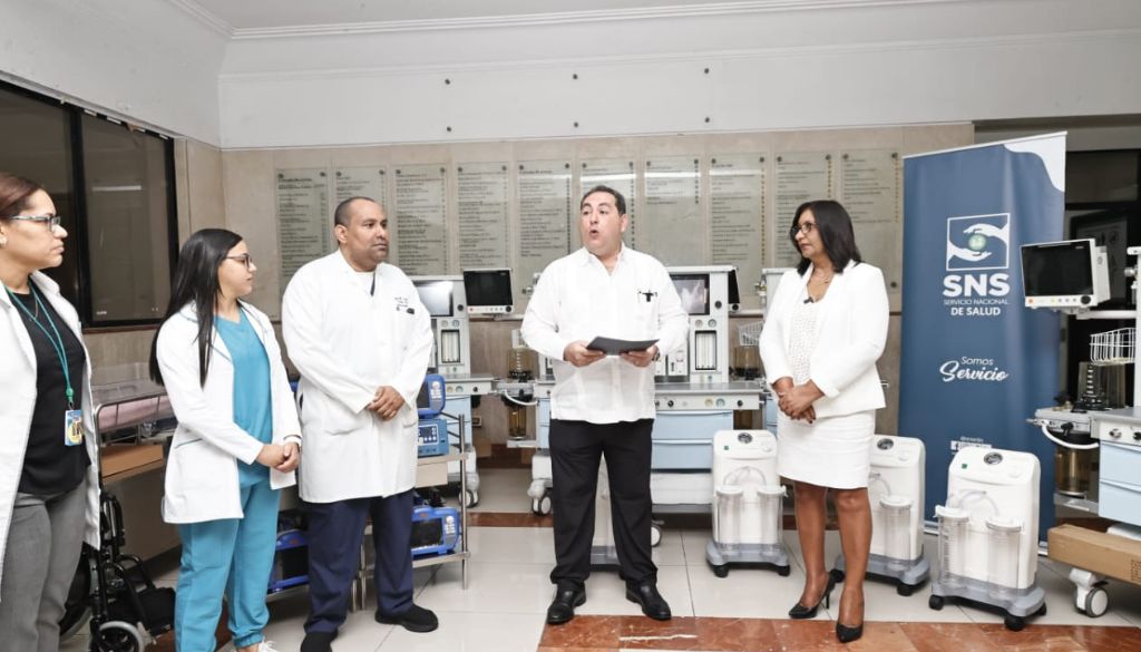 SNS hace entrega de equipos a hospitales Robert Reid Cabral e Incart 