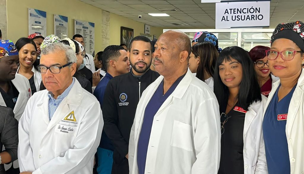 Presidente CMD garantiza atención a emergencias y pacientes críticos  