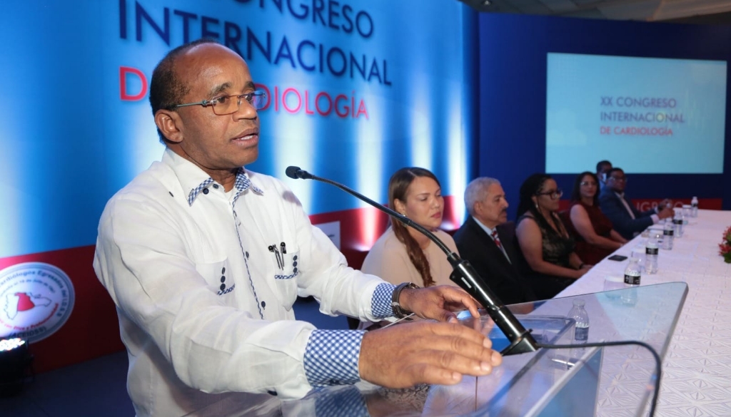 Inician con éxito congreso de cardiología dedicado al Dr. Víctor Molano 