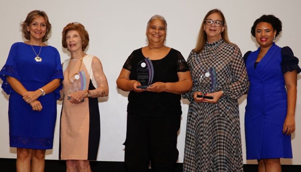 Two Oceans reconoce aportes de la mujer al fortalecimiento de la investigación en República Dominicana 