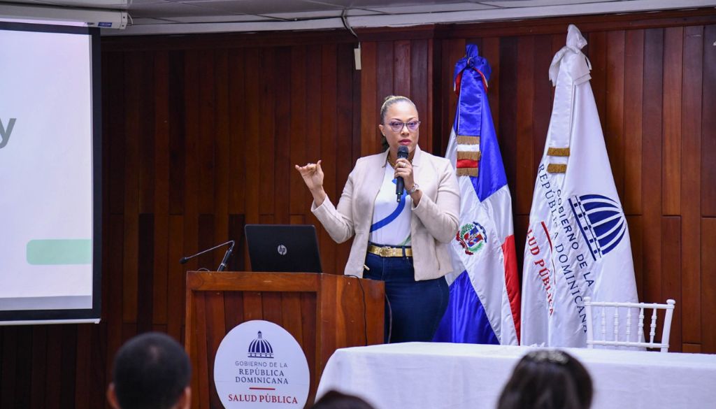 Ministerio Salud promueve pausas activas en el trabajo entre colaboradores  