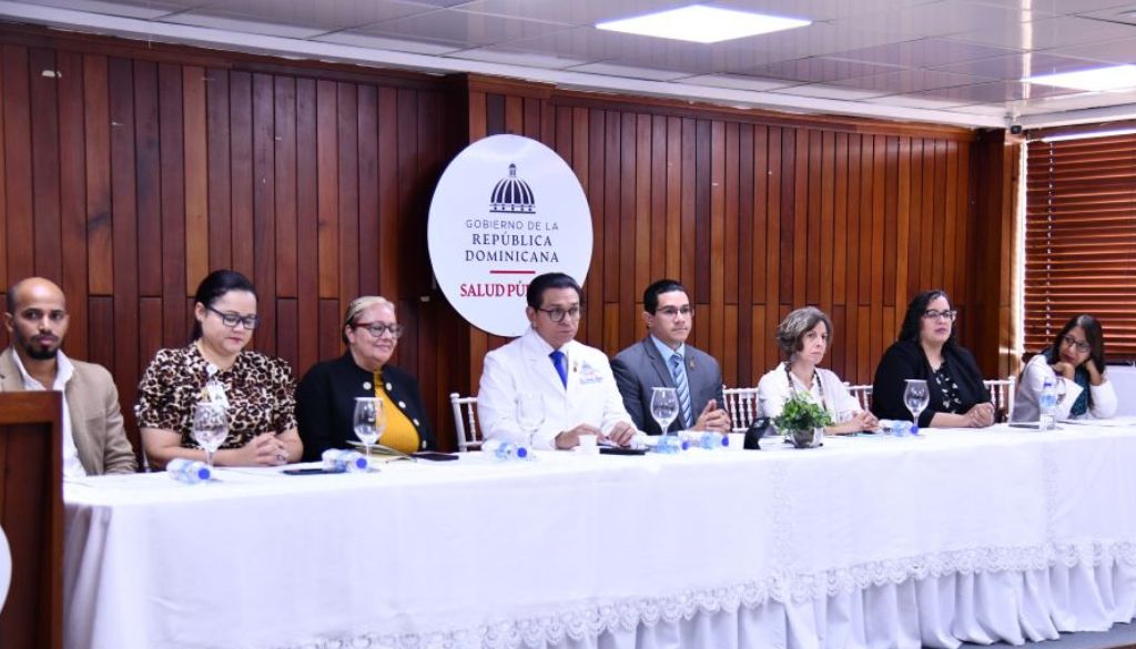 Salud Pública destaca importancia manejo de factores que inciden en conductas suicidas 
