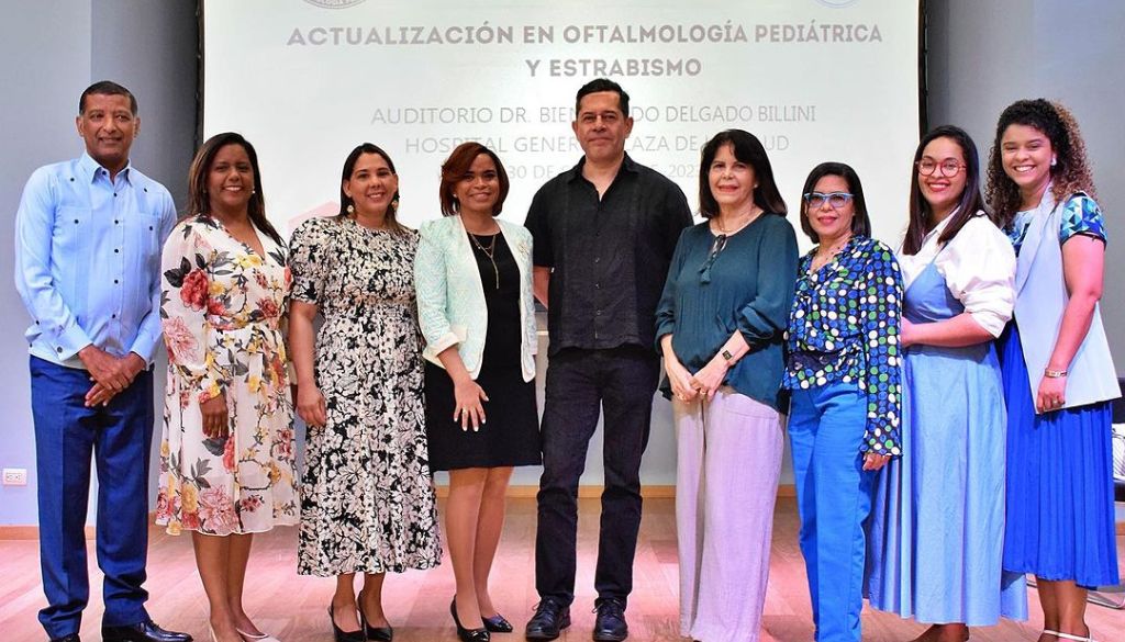 Oftalmólogos imparten curso de actualización en salud visual infantil  