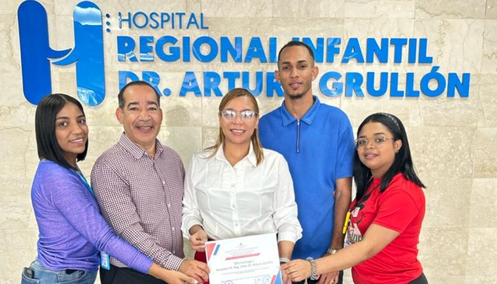 Hospital Arturo Grullón recibe reconocimiento por desempeño en vigilancia epidemiológica 