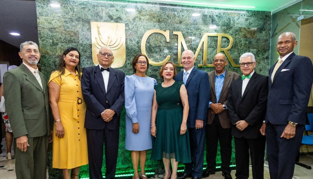 Centro Médico Real conmemora 25 aniversario 