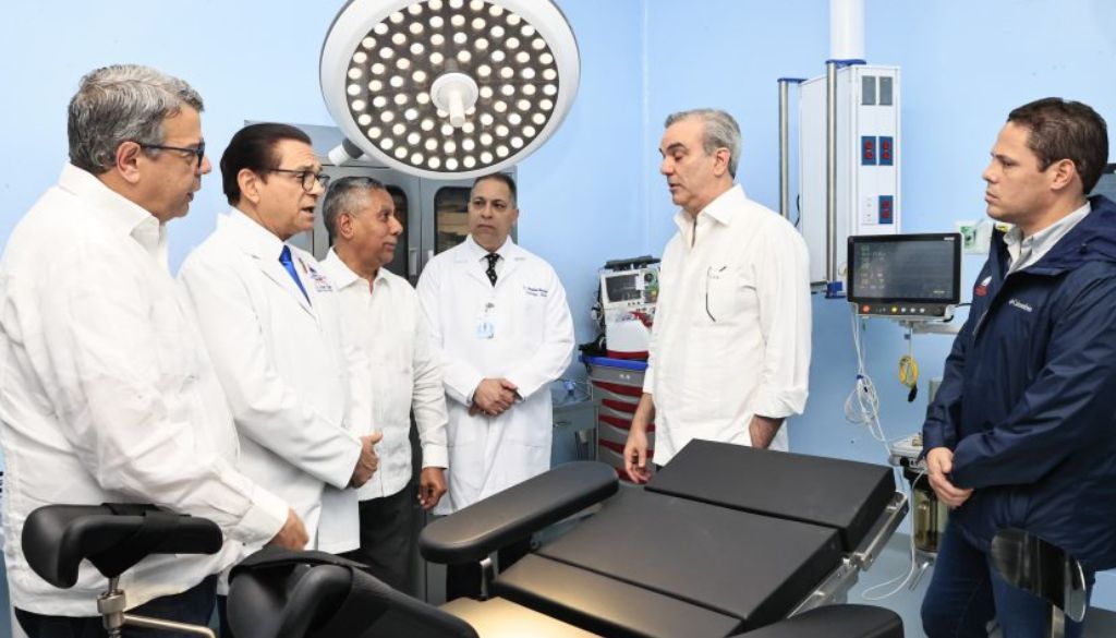 Presidente inaugura  Hospital Municipal San José de las Matas 