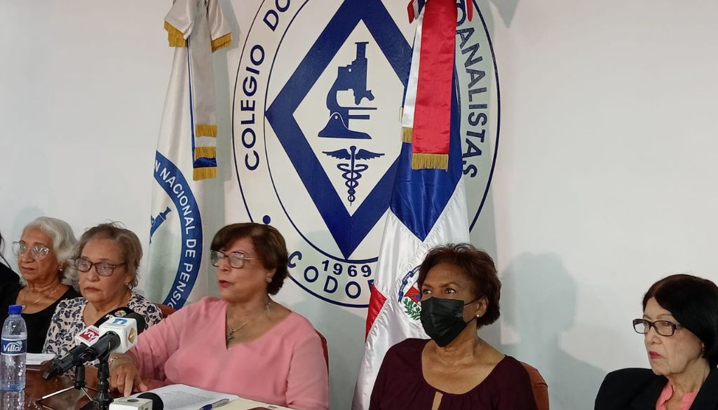 Bioanalistas pensionadas dispuestas tirarse a las calles por aumento 