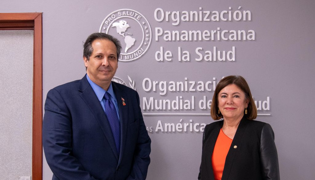 Ministro de Salud Pública visita instalaciones de la OPS 