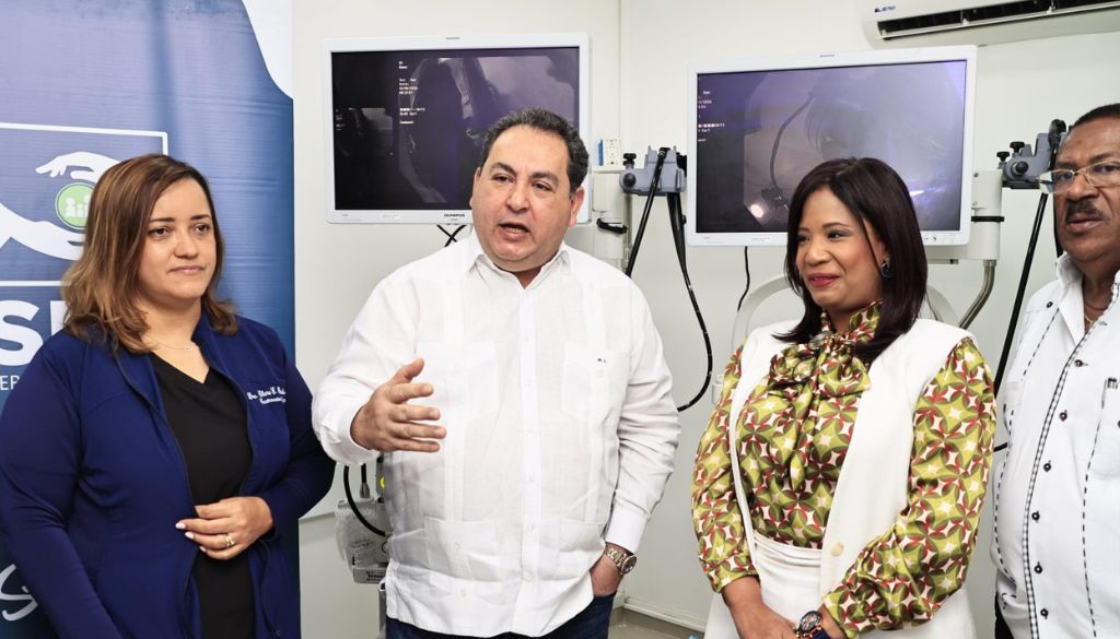 Centro de Gastroenterología recibe equipos por parte del SNS 