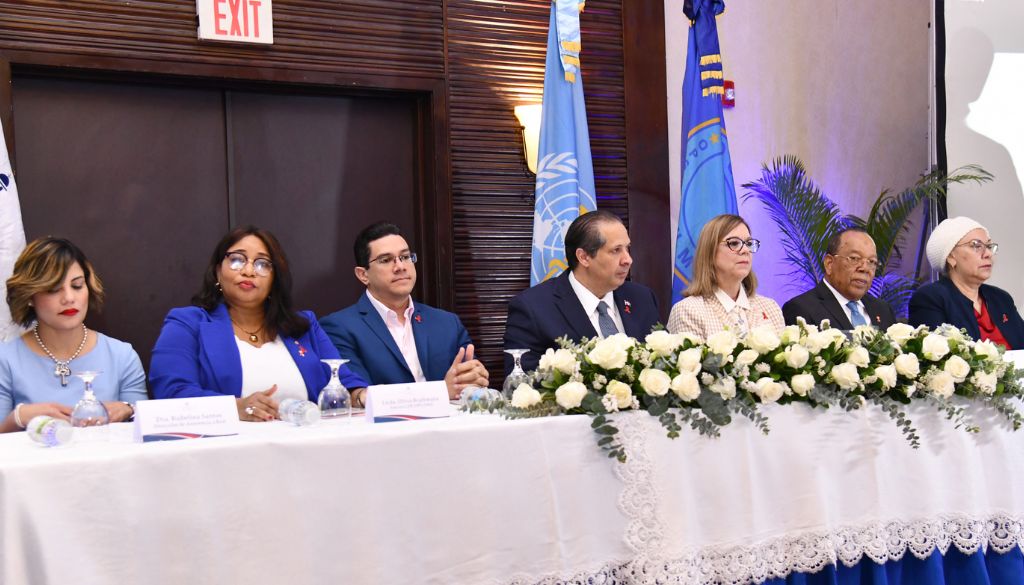 Salud Pública y OPS buscan implementar auto prueba de VIH  