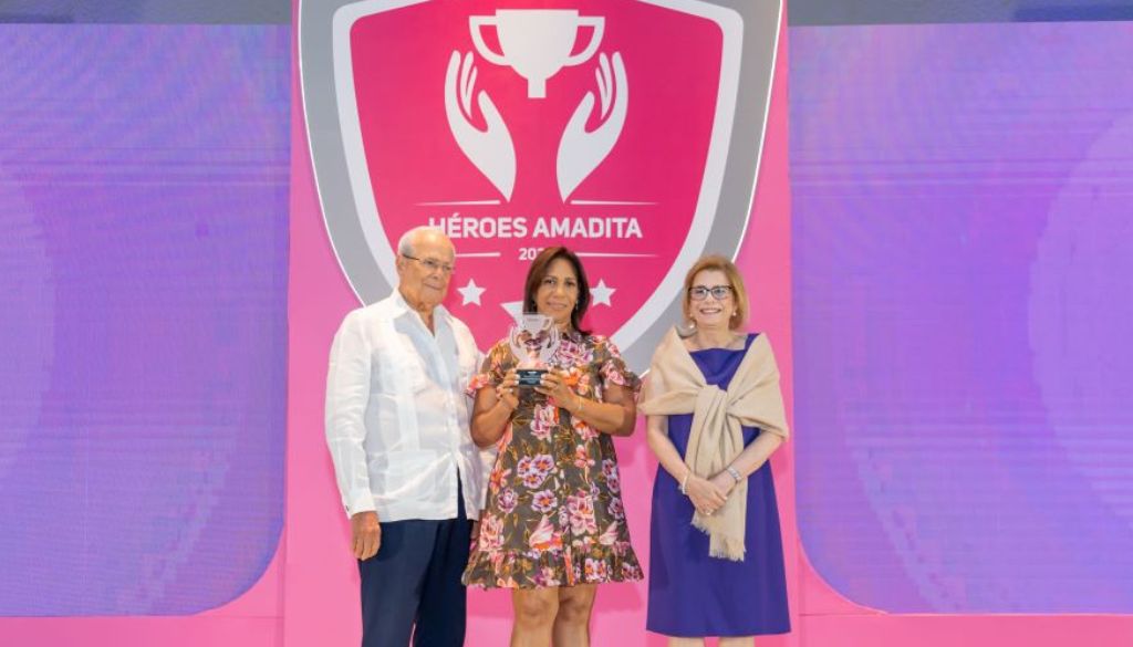 Celebran tercera entrega de Héroes Amadita 