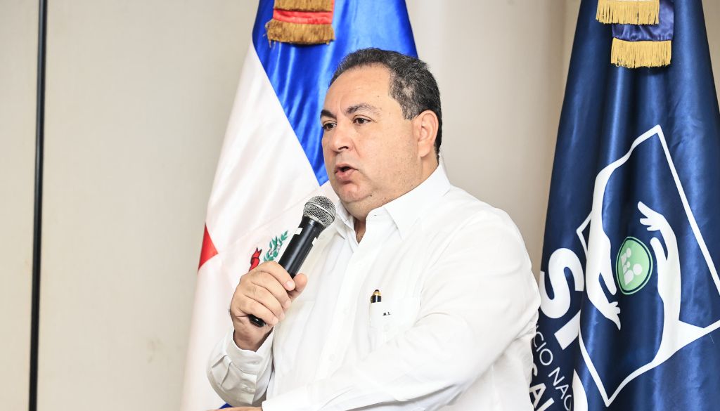 Director SNS niega descuentos a médicos del centro de gastroenterologia  