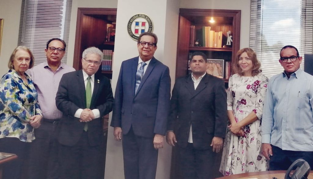 Importante acuerdo entre CMD y UNPHU reduce aval de residencias médicas 
