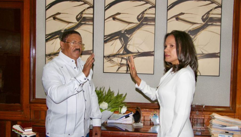 Juramentan nueva directora en Hospital Santo Socorro 