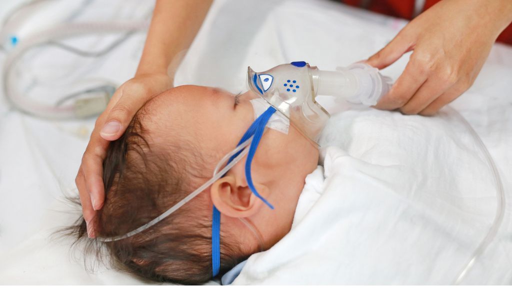 Especialista pide al Gobierno incluir vacuna virus sincitial en programa regular de inmunizaciones 