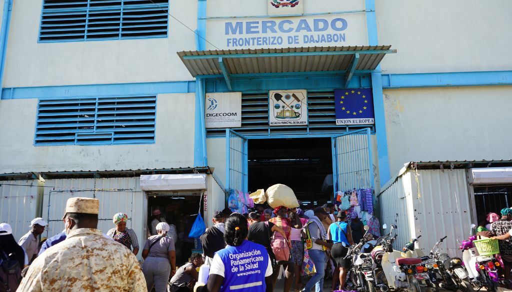 Misión OPS fortalece capacidades higiénico-sanitarias en mercados tradicionales de la zona fronteriza 