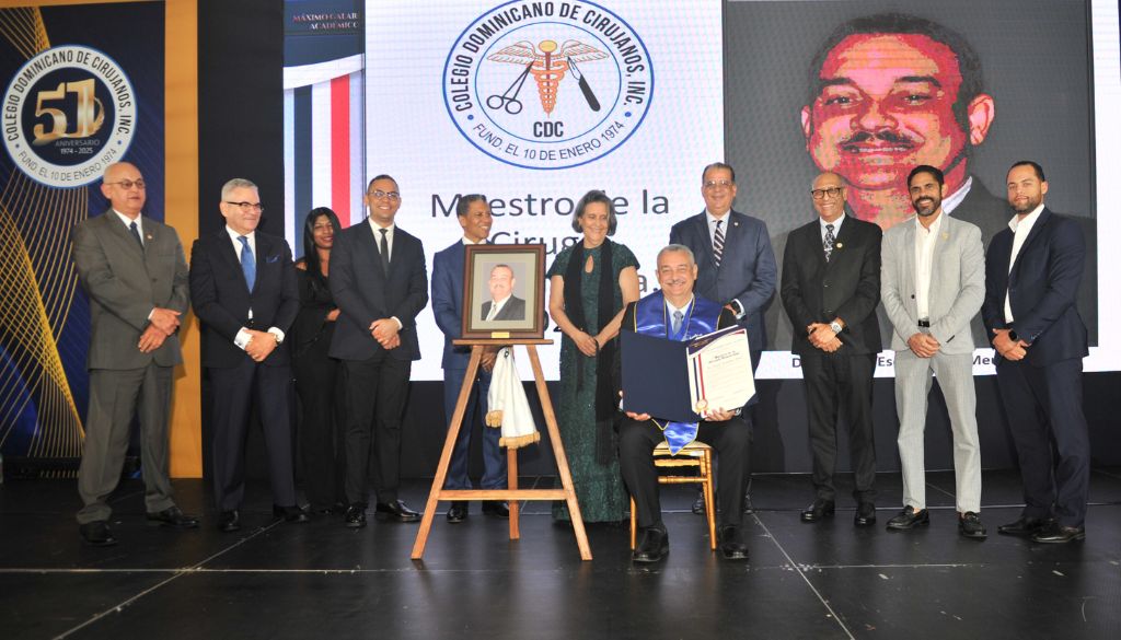 Otorgan a tres destacados médicos el galardón «Maestros de la Cirugía Dominicana» 