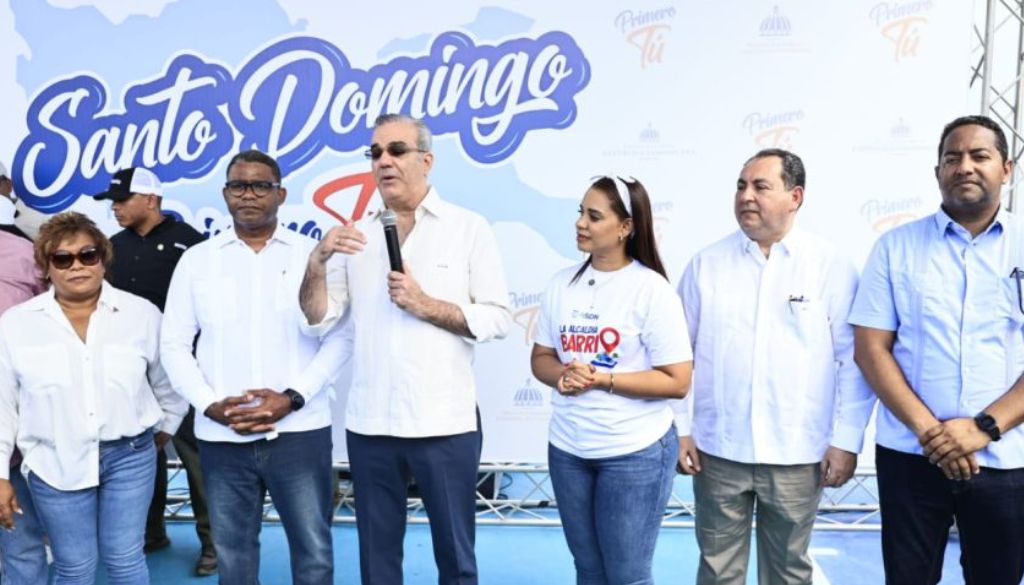 Autoridades supervisan avances centro clínico y diagnóstico en Santo Domingo Norte  