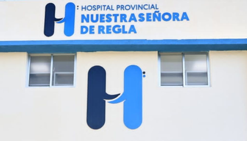 Autoridades entregan renovado Hospital Nuestra Señora de Regla en Baní 