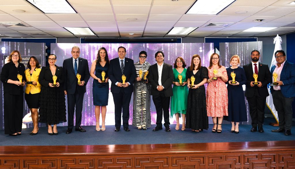 Conoce a los ganadores del Premio Personalidades Influyentes DiarioSalud 2024 