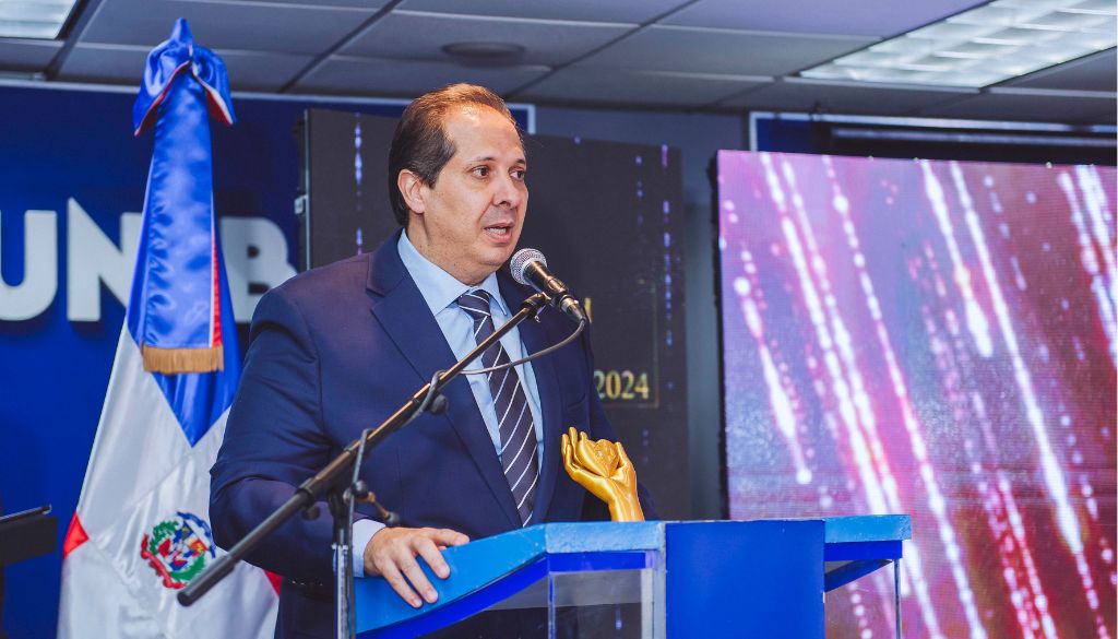 Ministro de Salud anuncia campaña de concienciación sobre salud mental 