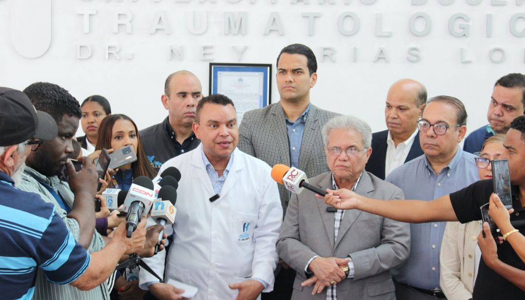 Presidente del CMD reconoce labor del personal médico del Ney Arias Lora Presidente del CMD reconoce labor del personal médico del Ney Arias Lora